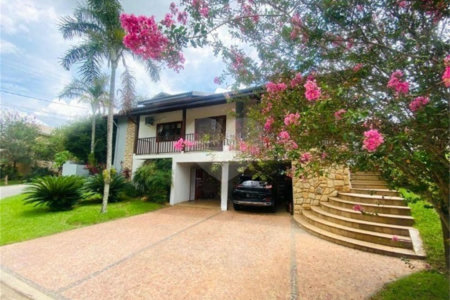 Casa à venda com 3 quartos, sendo 1 suíte, no condomínio Recanto dos Paturis, Vinhedo - SP