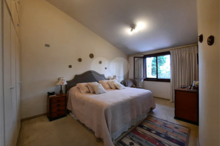 Casa à venda com 6 quartos, sendo 3 suítes, em Morumbi, São Paulo, SP