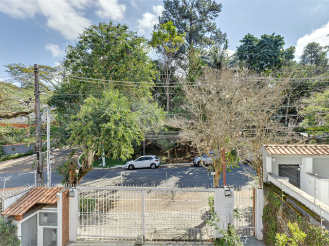 Casa à venda com 3 quartos, sendo 1 suíte,  em Alto da Boa Vista, São Paulo, SP