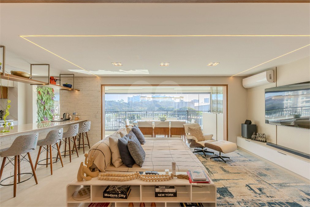 Apartamento à venda com 2 suítes em Santo Amaro, São Paulo, SP