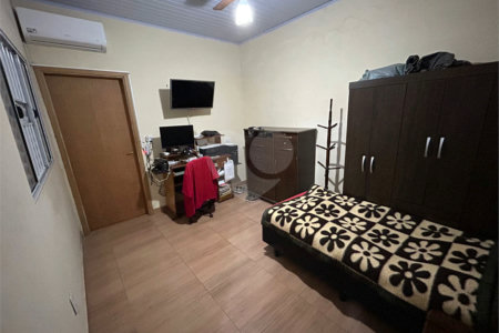 Casa à venda com 4 quartos, sendo 1 suíte, no Centro, Cravinhos, SP