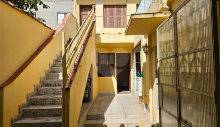 Casa à venda com 3 quartos, sendo 1 suíte, em Água Branca, São Paulo, SP