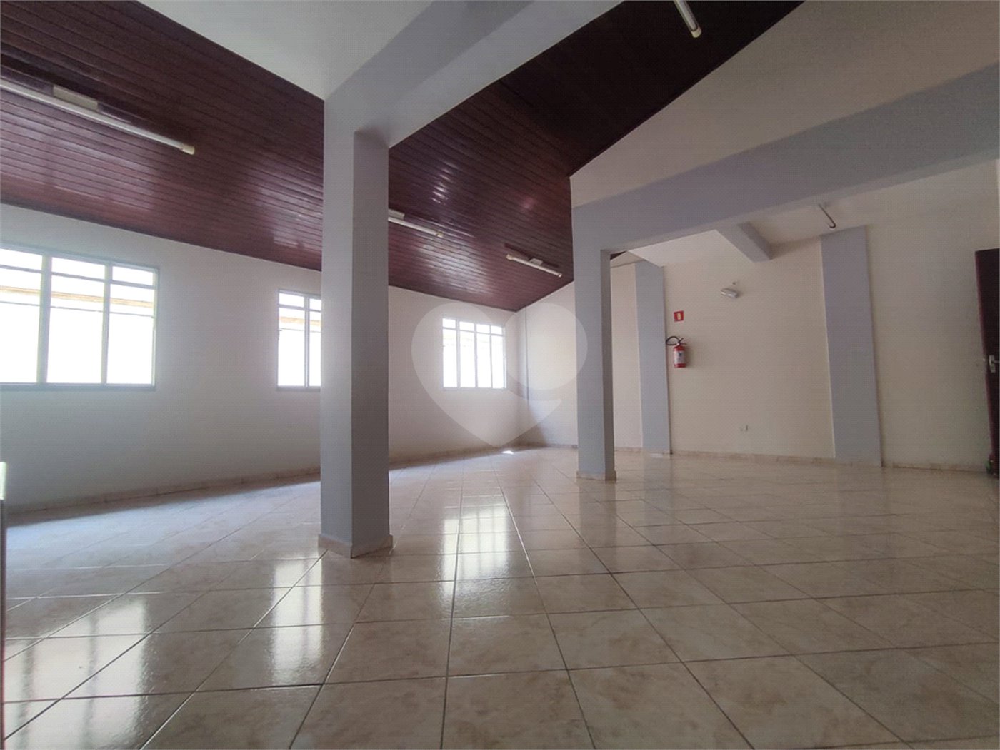 Apartamento à venda com 2 quartos, sendo 1 suíte, em Parque São Luís, Taubaté, SP