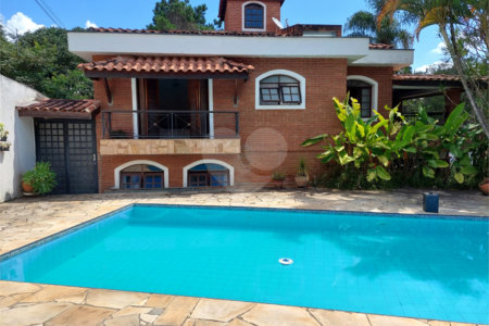 Casa à venda ou para alugar com 5 quartos, sendo 1 suíte, em Cumbari, Mairiporã, SP