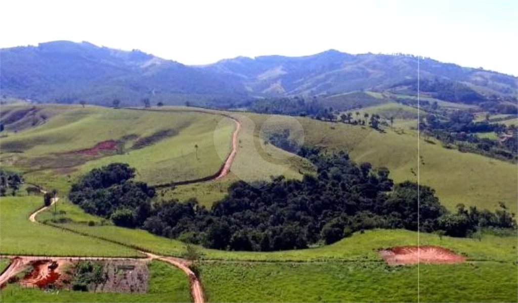 Chácara à venda no Centro, Monte Sião, MG