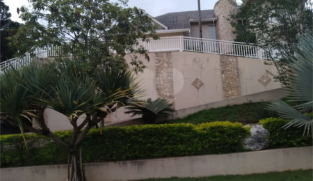 Sobrado à venda com 4 quartos, sendo 2 suítes,  em Serra da Cantareira, Mairiporã, SP