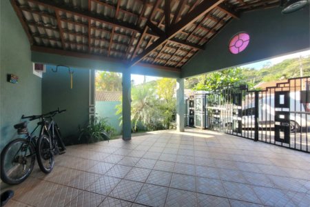 Casa à venda com 3 quartos, sendo 1 suíte, em Itapetinga, Atibaia, SP