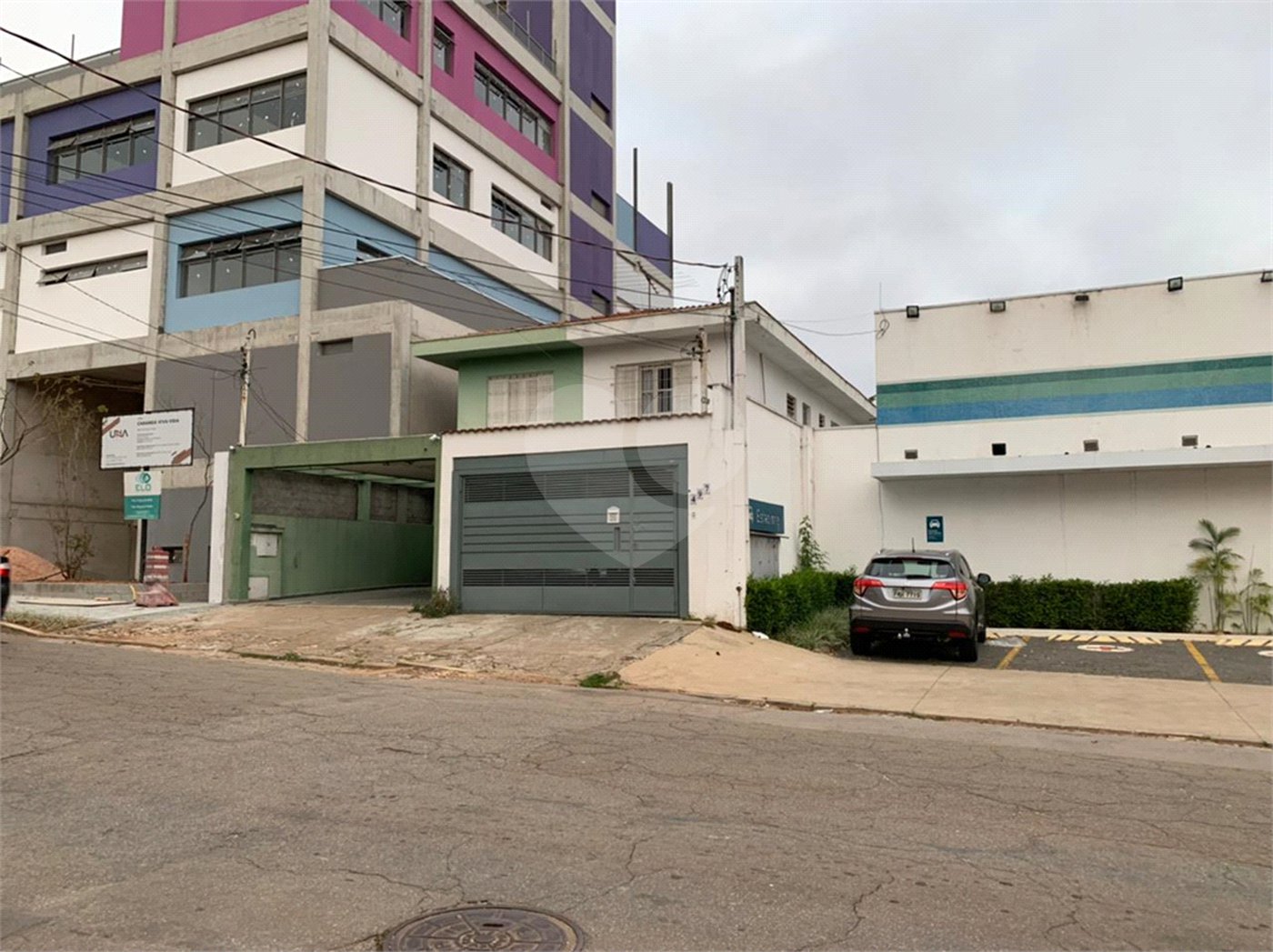 Casa à venda com 3 quartos, sendo 1 suíte, em Mirandópolis, São Paulo, SP
