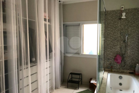 Casa à venda com 5 quartos, sendo 2 suítes, no condomínio Terras de Santa Izabel, Salto - SP