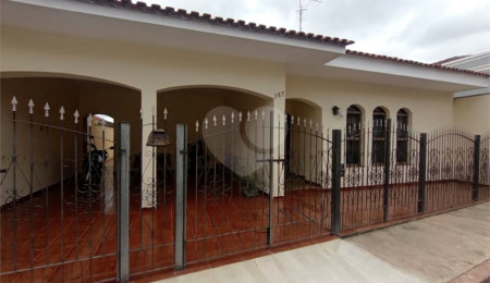 Casa à venda com 4 quartos, sendo 1 suíte,  no Centro, Itapetininga, SP