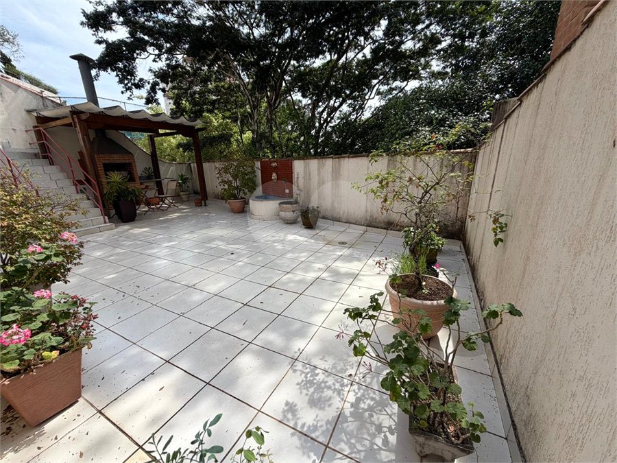 Casa à venda com 4 quartos, sendo 1 suíte, no condomínio Taquaral, São Paulo - SP