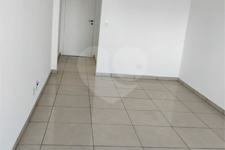 Vende-se apartamento na Vila Mascote