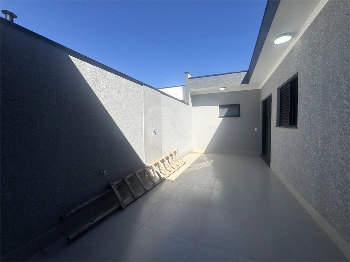 Casa à venda com 3 quartos, sendo 1 suíte, no condomínio Residencial Villagio Wanel, Sorocaba - SP