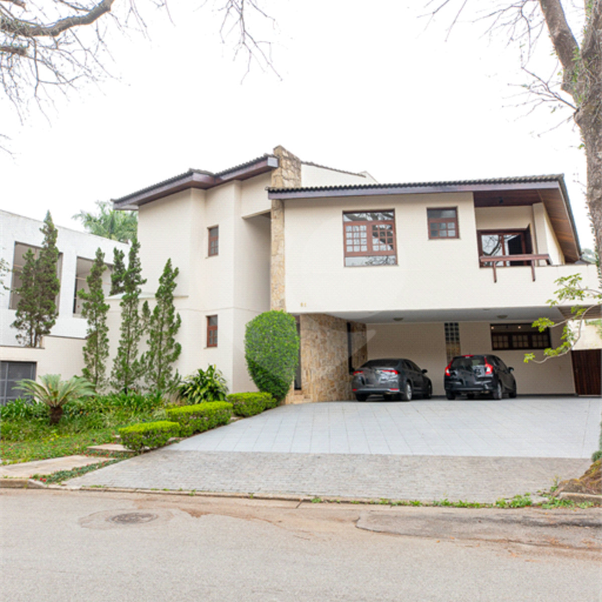 Casa à venda com 5 quartos, sendo 3 suítes,  no condomínio Residencial Morumbi, São Paulo - SP