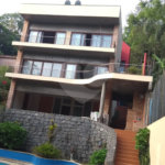 Casa à venda com 4 quartos, sendo 2 suítes, no condomínio Champs Elysees Village, Mairiporã - SP