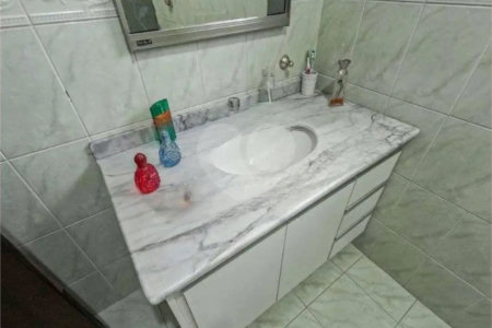 Casa à venda com 3 quartos em Jardim Marisa, São Paulo, SP