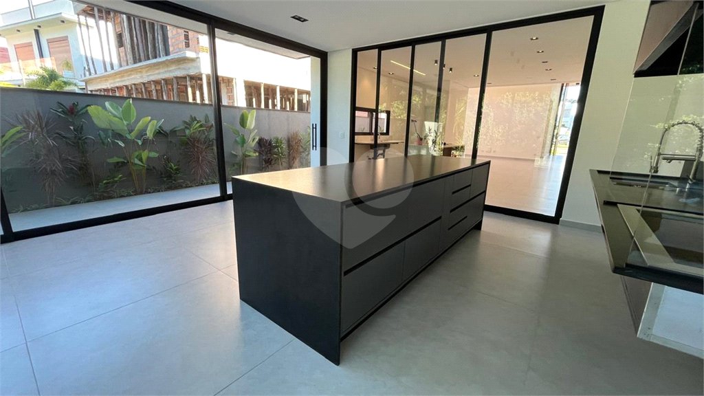 Casa à venda com 4 suítes no condomínio Residencial Granville, Atibaia - SP