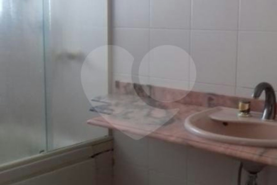 Sobrado à venda com 3 quartos, sendo 1 suíte,  em Vila Pereira Barreto, São Paulo, SP