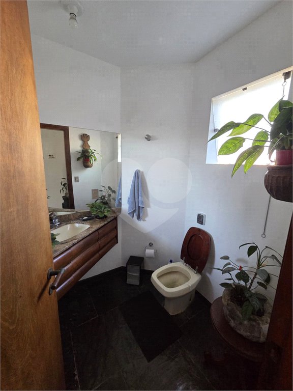 Casa à venda com 4 quartos, sendo 2 suítes, em Cidade São Francisco, São Paulo, SP