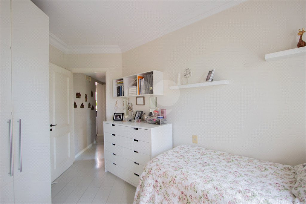 Apartamento à venda com 3 quartos, sendo 1 suíte, em Vila Andrade, São Paulo, SP