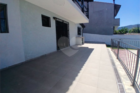 Casa à venda com 3 quartos, sendo 1 suíte,  em Recreio Maristela, Atibaia, SP