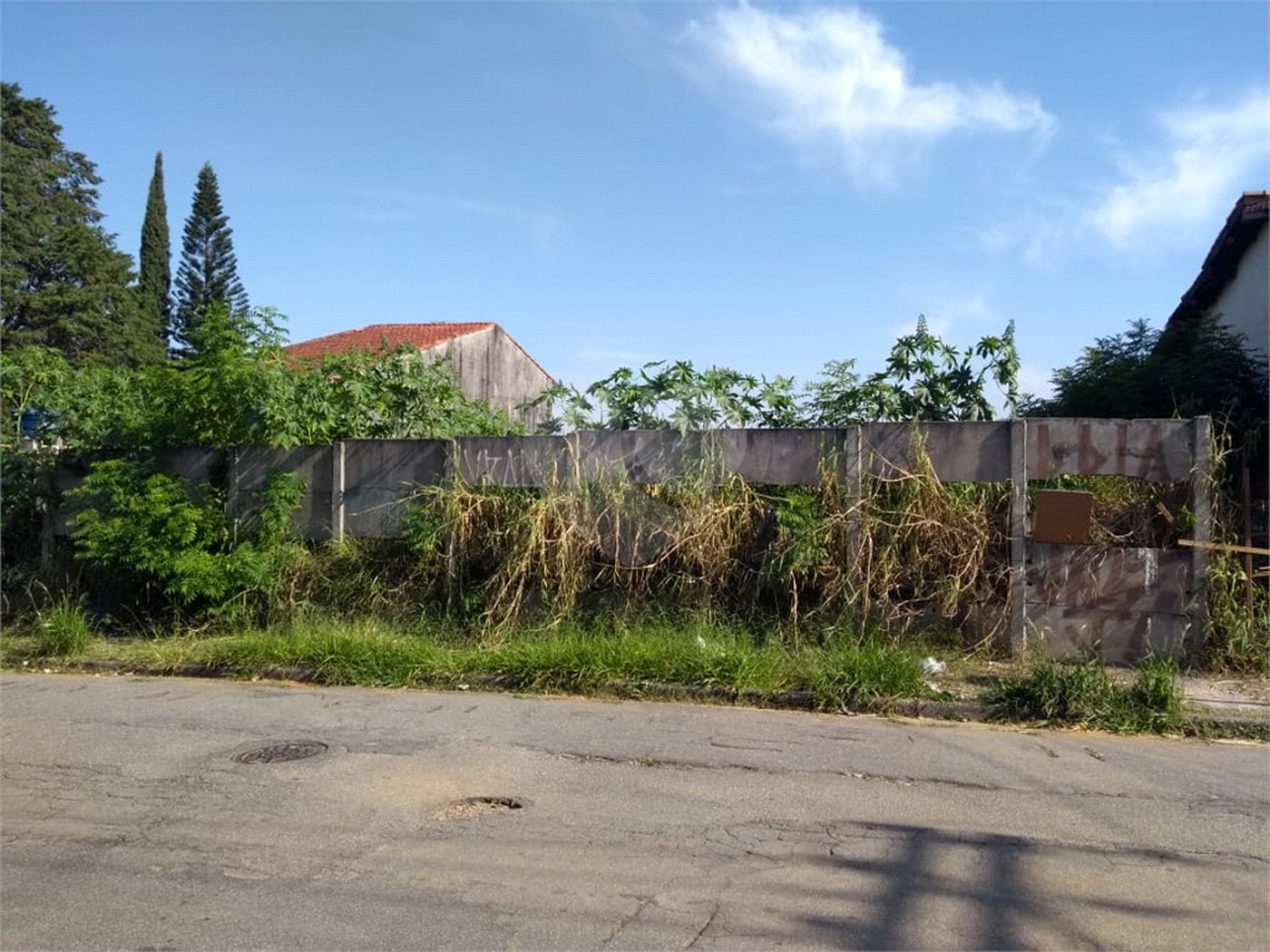 Terreno à venda em Vila São Sebastião, Mogi das Cruzes, SP