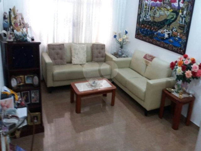Casa à venda com 3 quartos, sendo 1 suíte,  no condomínio Alameda do Eucaliptos, São Paulo - SP