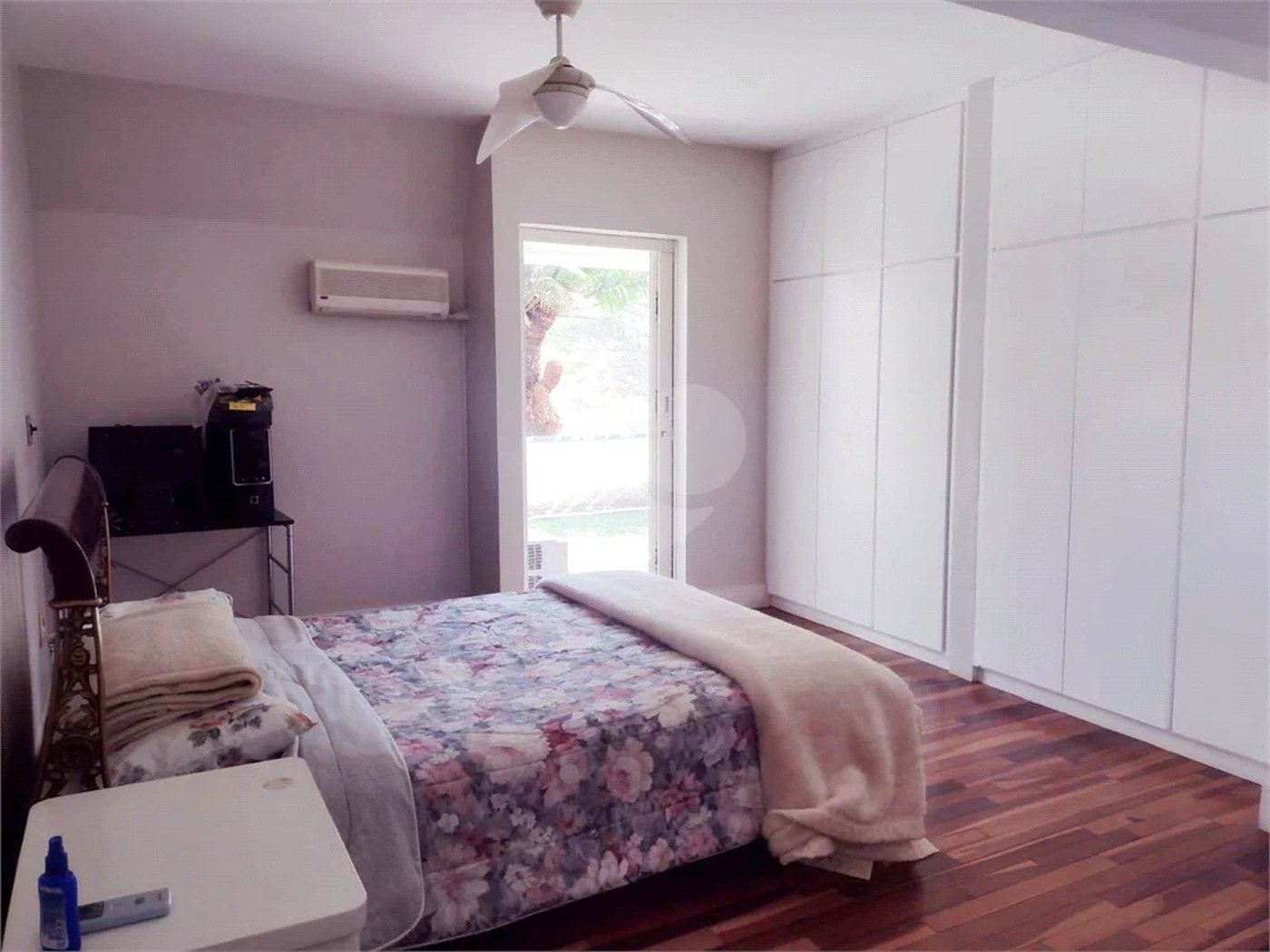 Casa à venda com 5 quartos, sendo 4 suítes, no condomínio Malota, Jundiaí - SP