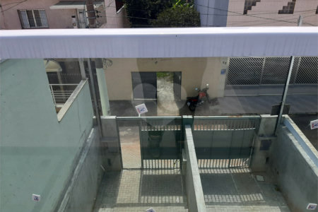Sobrado à venda com 2 suítes em Vila Nivi, São Paulo, SP