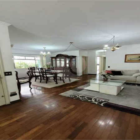 Sobrado à venda com 6 quartos, sendo 2 suítes, em Vila Romana, São Paulo, SP