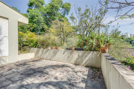 Casa à venda com 4 suítes no condomínio Granja do Morumbi, São Paulo - SP
