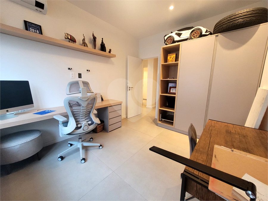 Apartamento à venda com 4 quartos, sendo 1 suíte,  em Ipanema, Rio de Janeiro, RJ