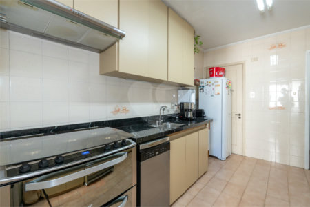 Apartamento à venda com 3 quartos, sendo 1 suíte, em Campo Belo, São Paulo, SP