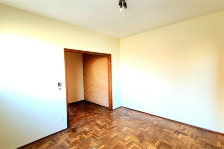 Casa à venda com 3 quartos, sendo 1 suíte, no Centro, Araraquara, SP