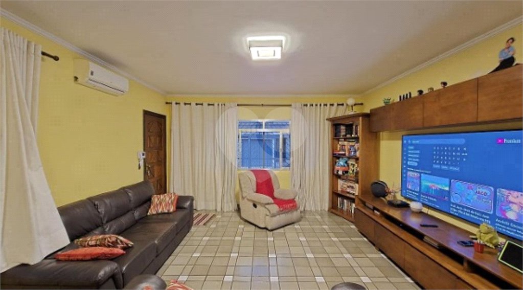 Sobrado à venda com 3 quartos, sendo 1 suíte, em Tremembé, São Paulo, SP