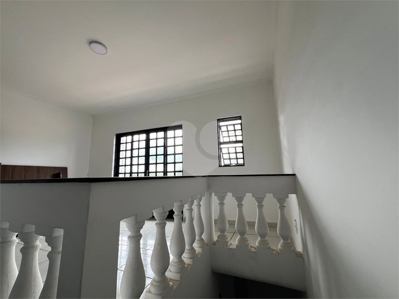 Sobrado à venda com 3 quartos, sendo 1 suíte, em Lopes de Oliveira, Sorocaba, SP