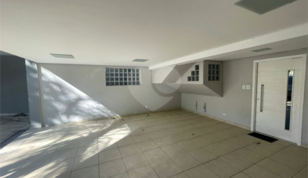 Casa à venda com 4 suítes no condomínio Fechado, São Paulo - SP