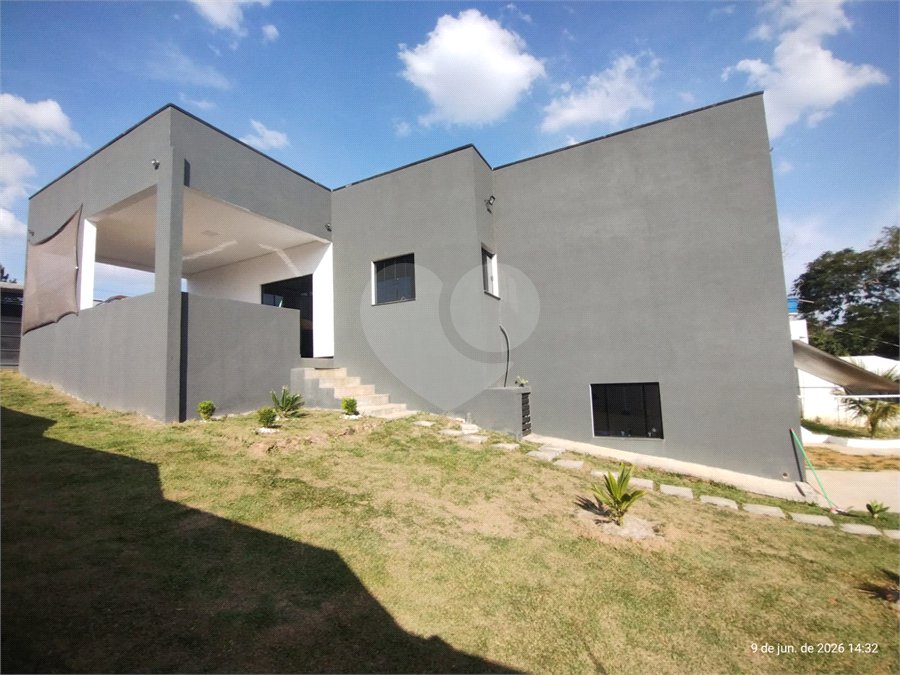 Chácara à venda com 4 quartos, sendo 1 suíte,  no Centro, Biritiba-mirim, SP