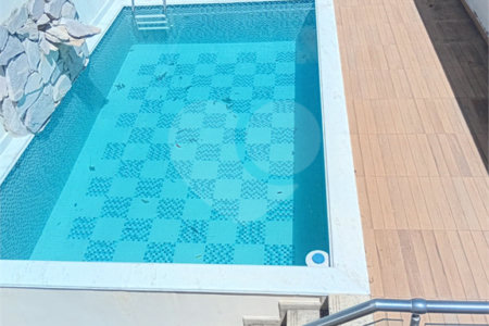 Casa à venda com 3 suítes no condomínio Residencial Jd. Floresta, São Paulo - SP