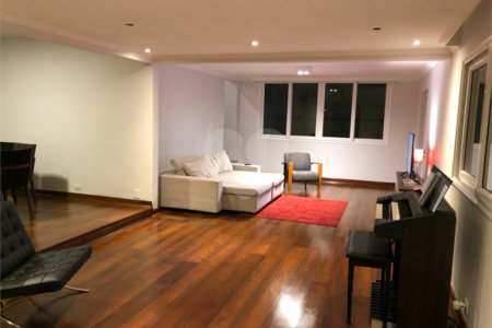 Casa à venda com 5 suítes em Paraisópolis, São Paulo, SP