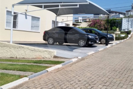 Casa à venda com 3 quartos, sendo 1 suíte, no condomínio Residencial Vila D`ouro, Cotia - SP