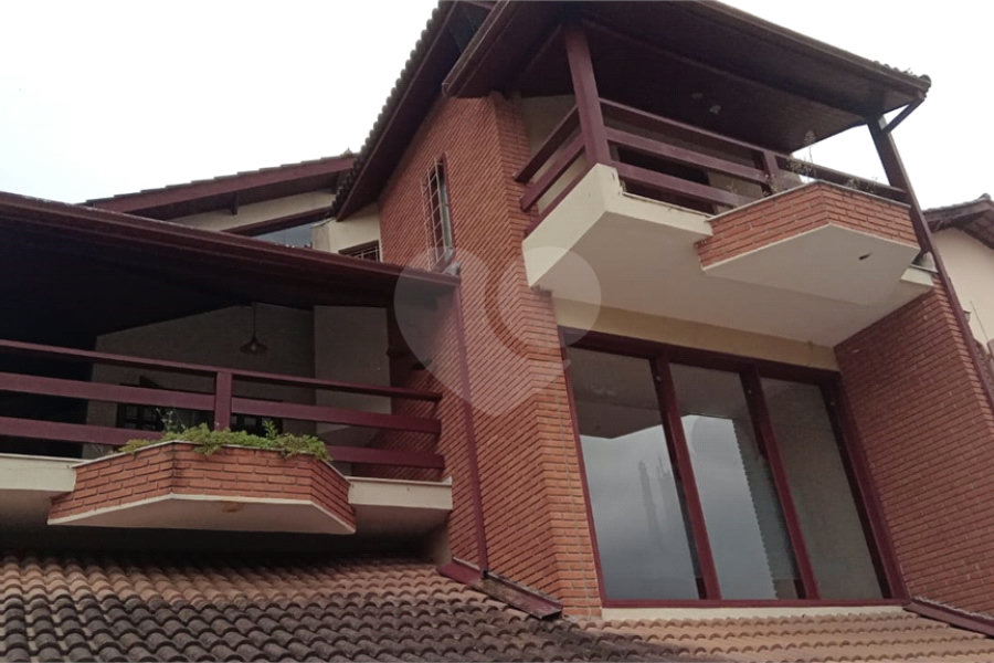 Sobrado à venda com 4 quartos, sendo 3 suítes,  em Horto Florestal, São Paulo, SP