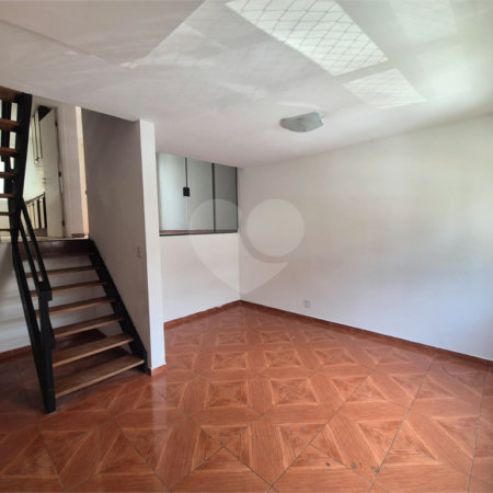 Casa à venda com 3 quartos, sendo 2 suítes, no condomínio Quintas Marajoara, São Paulo - SP