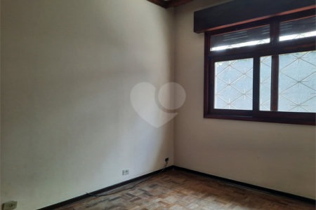Casa Térrea à venda com 3 suítes em Interlagos, São Paulo, SP