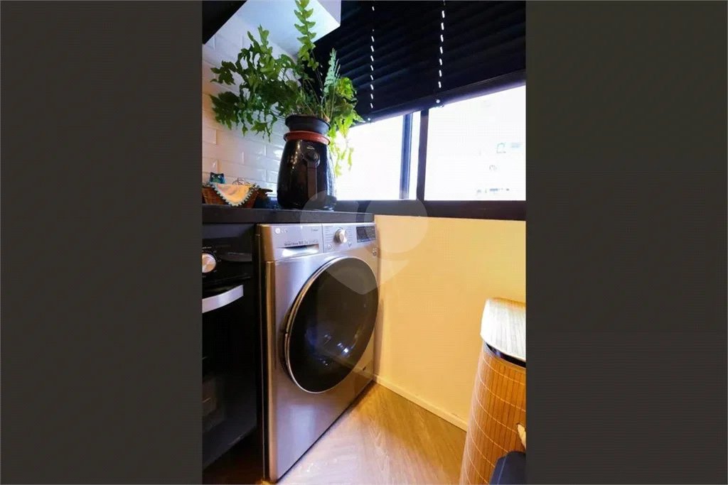 Apartamento à venda na Vila Nova Conceição, mobiliado pronto para morar com varanda e 1 vaga