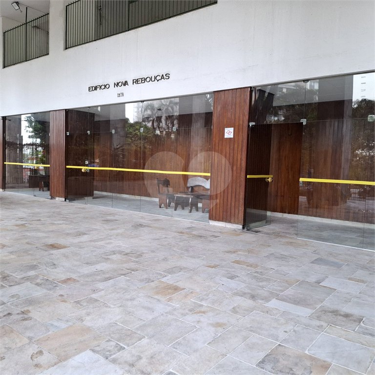 Apartamento em Pinheiros, Andar alto 02 dormitórios e 01 vaga