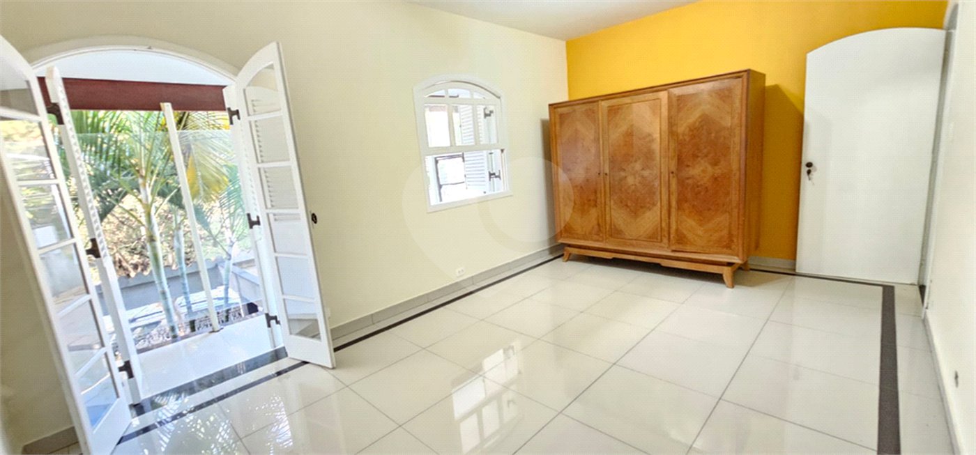 Sobrado à venda com 3 quartos, sendo 1 suíte,  em Jardim Humaitá, São Paulo, SP