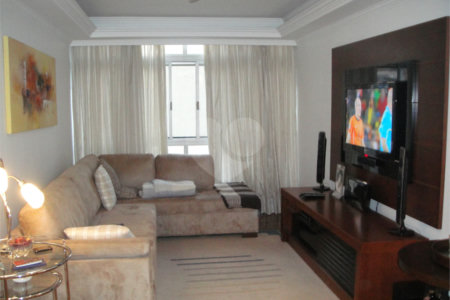 Apartamento à venda com 3 quartos, sendo 1 suíte, em Itaim Bibi, São Paulo, SP