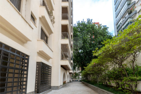 Apartamento à venda com 3 suítes em Vila Nova Conceição, São Paulo, SP
