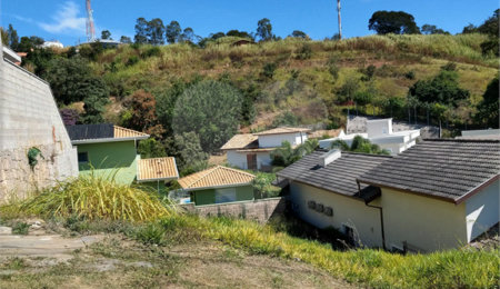 Terreno à venda com 1 suíte em Pinheirinho, Vinhedo, SP